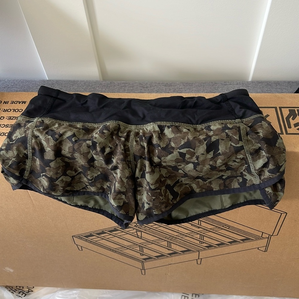 Lululemon Camo Lined Shorts Size 4